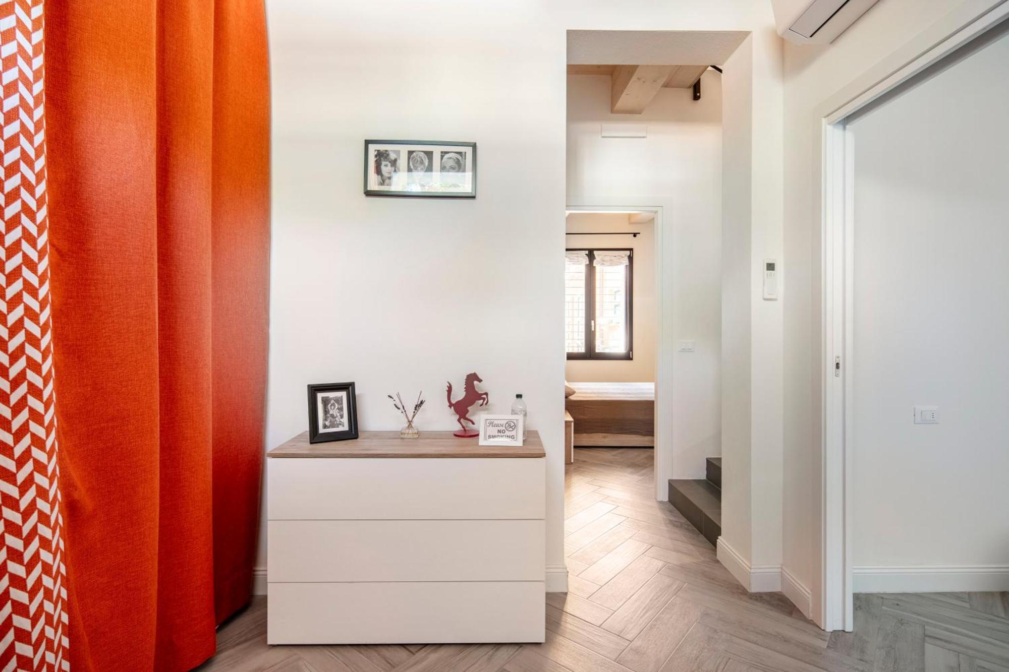Holiday home Piazza Savonarola 13 *